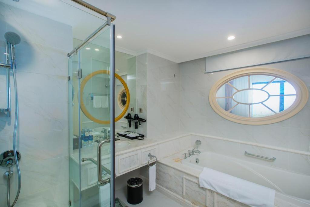 VINOASIS Phú Quốc Hotel Biên Hoà Ngoại thất bức ảnh